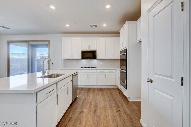 Building Photo - 1578 Crested Eagle St