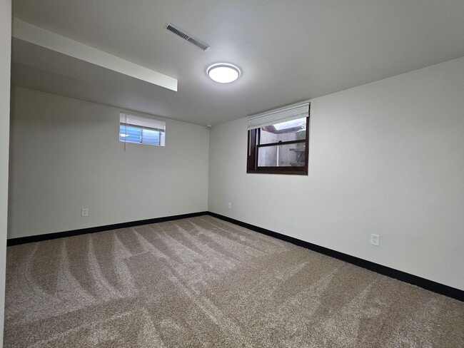 Building Photo - 1213-1215-1215 S Erie St