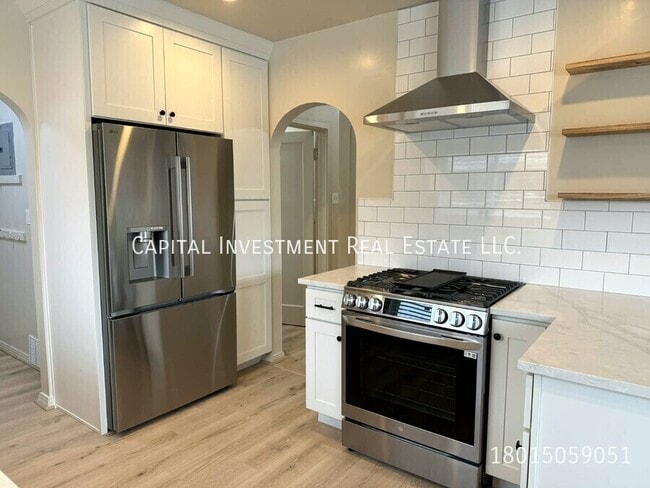 Building Photo - 1452 Hollywood Ave