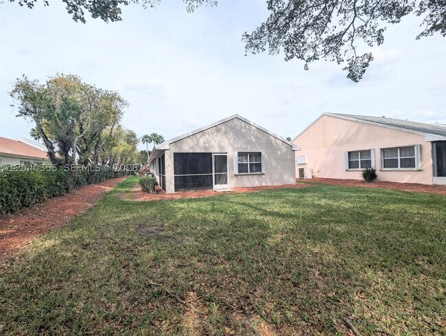 Building Photo - 532 SE 21st Dr