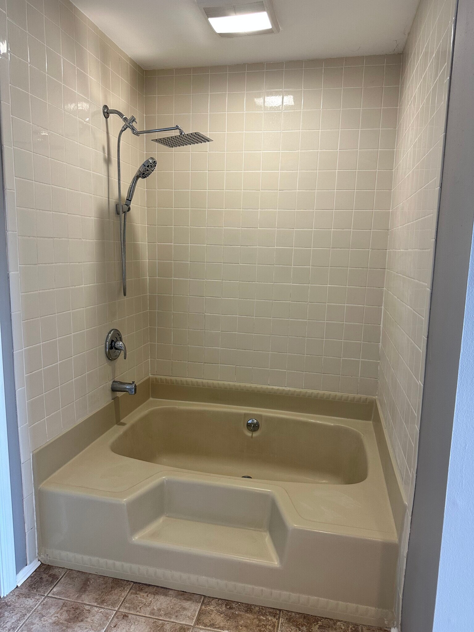 Building Photo - 32 E Oleander Dr