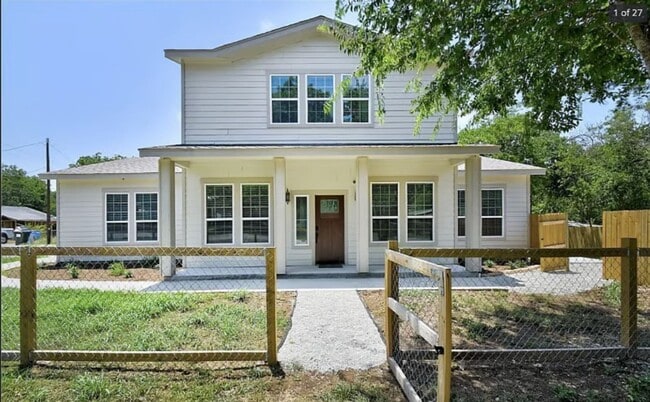 Building Photo - 210 Cottage St