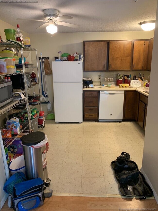 Building Photo - 39 Dinan Dr