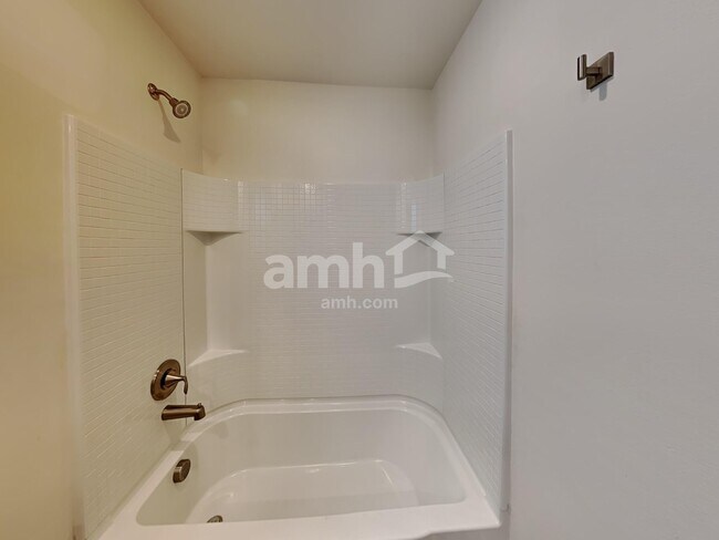 Building Photo - 33084 Ten Trails Pkwy