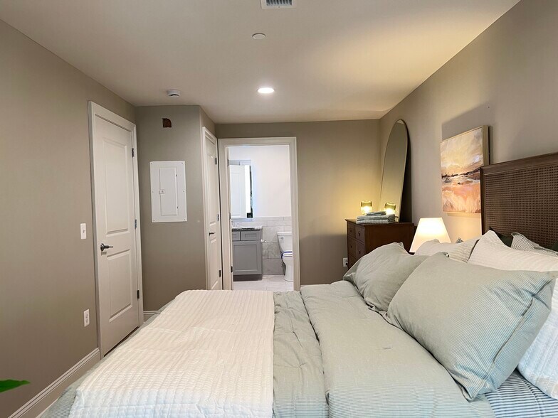 Building Photo - 1801 Market St