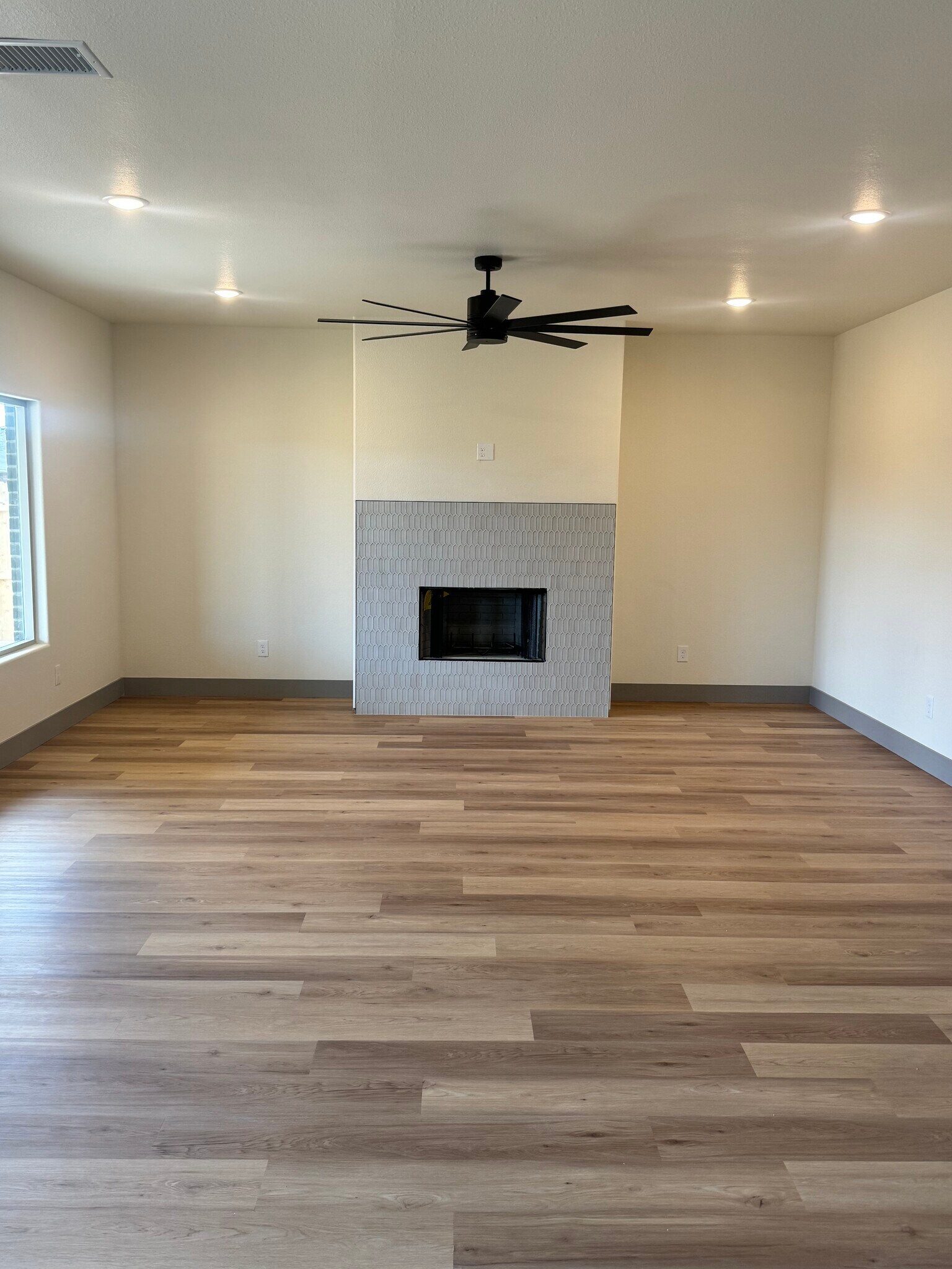 Building Photo - 313 Cowboy Ln