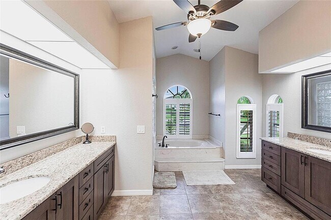 Building Photo - 1503 Suzi St