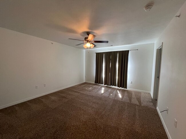 Building Photo - MOVE-IN SPECIAL PRICING!!!! 3BR Duplex