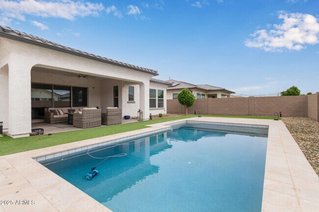 Building Photo - 11807 W Pkwy Ln