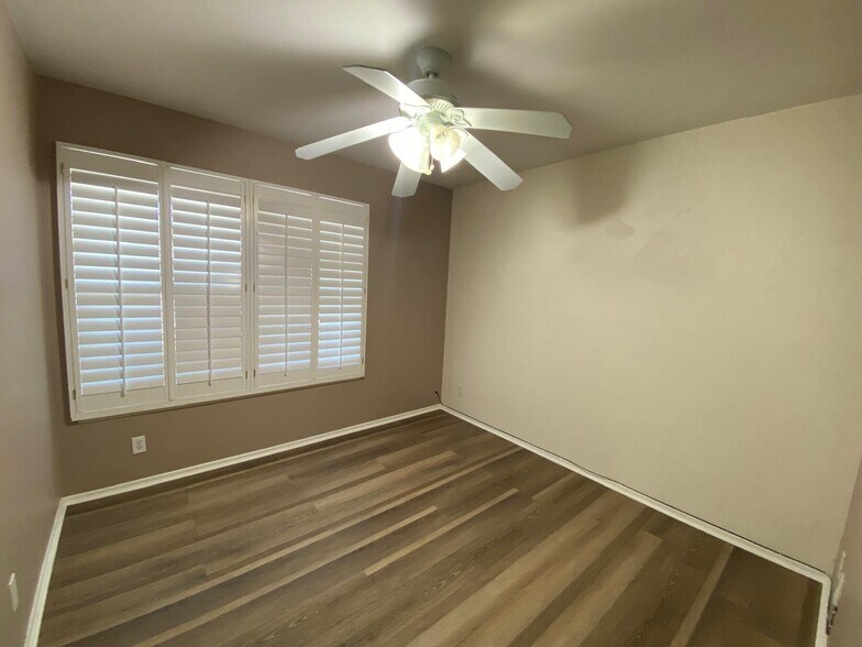 Building Photo - 220 Stratus Rd