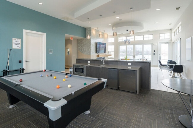 Building Photo - 7630 Solana Dr