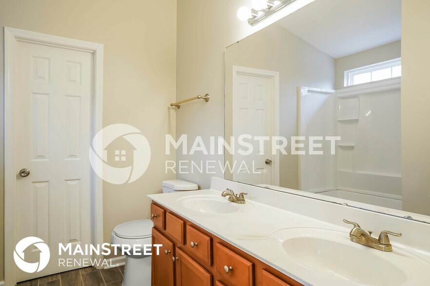 Building Photo - 228 Pebblestone Dr