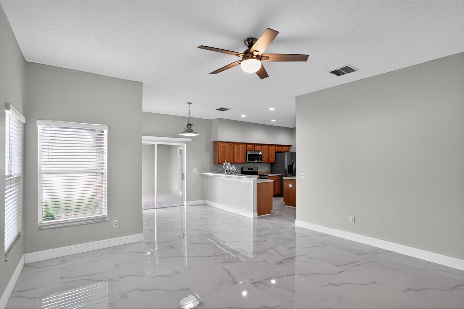 Building Photo - 10181 Marsh Pine Cir