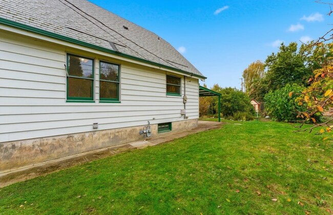 Building Photo - Discover Comfort & Charm in a Prime Location: 2BD/1B Single-Family Home!