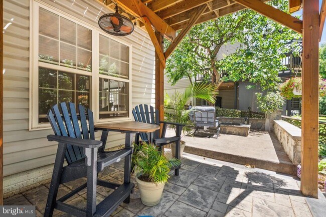 Building Photo - 6050 Smooth Stone Pl
