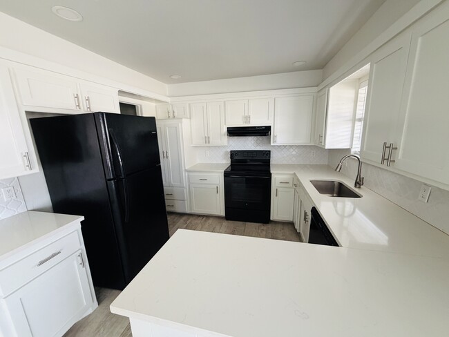 Building Photo - 1204 NE 6th St