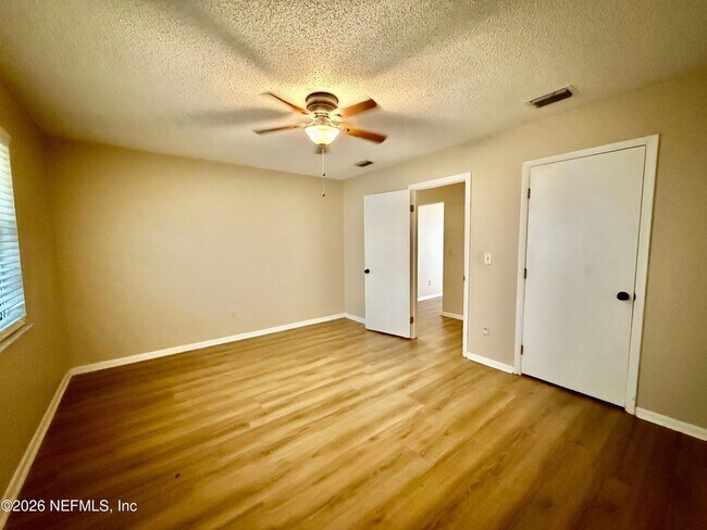 Building Photo - 4949 Azure St