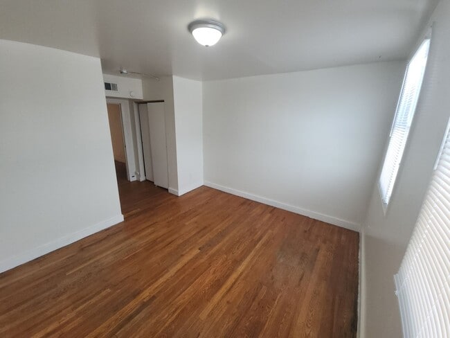 Building Photo - 111 Upton St