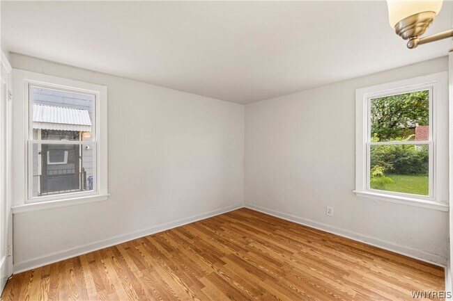 Building Photo - 171 Weston Ave