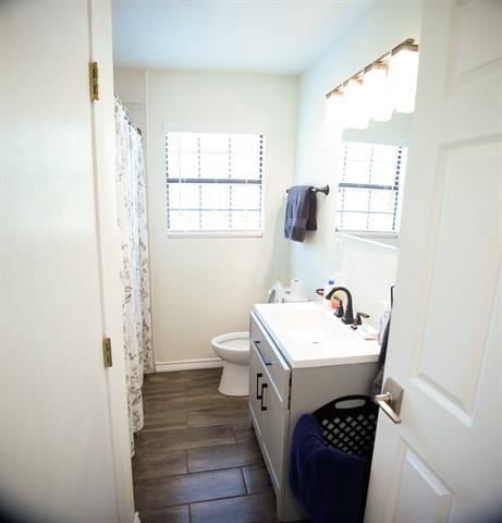 Building Photo - 4862 Dunlap Dr