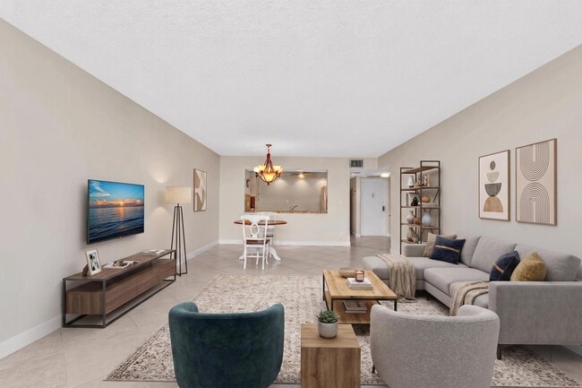 Building Photo - 1150 Hillsboro Mile
