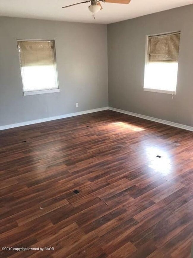 Building Photo - 4226 S Van Buren St