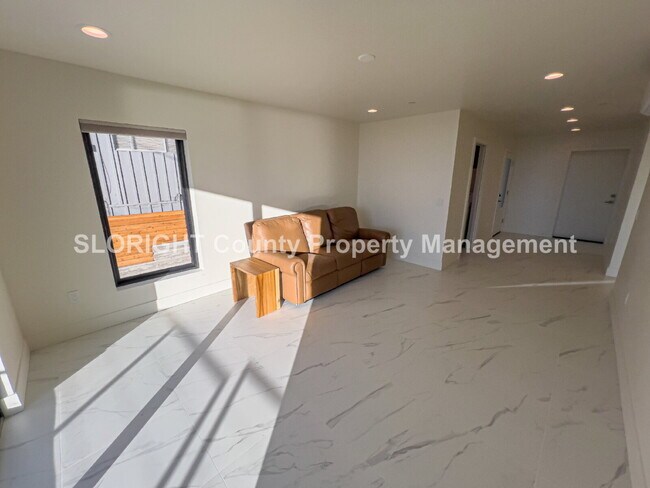 Building Photo - AVAILABLE NOW - Executive Luxury Ocean-View Home in Prime Morro Bay Location - 3 Bed / 3 Bath