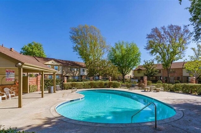 Building Photo - Very nice updated 3 Bedroom 1.5 bath Home