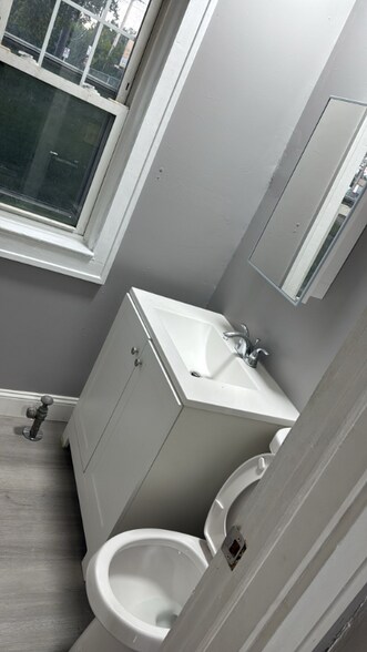 Building Photo - 1374 West Blvd