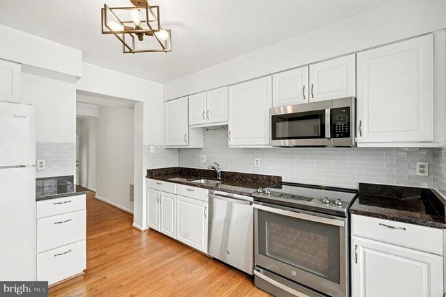 Building Photo - 5502 Lakewhite Ct
