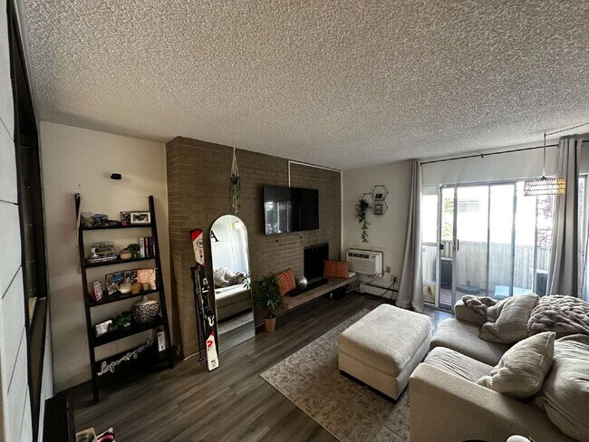 Building Photo - Available June 1st! "Chic & Cozy 1-Bed Furnished Condo in Denver's Desirable Hale Neighborhood!"