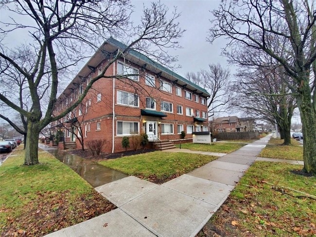 Building Photo - 11105 Fortune Ave