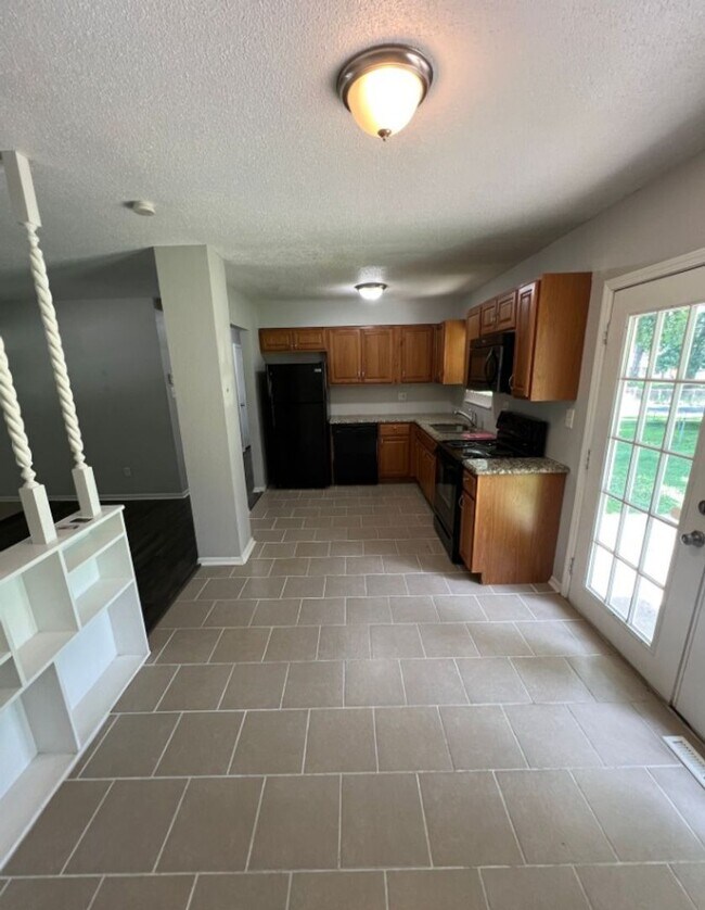 Building Photo - Charming 3 Bedroom Home with Finished Base...