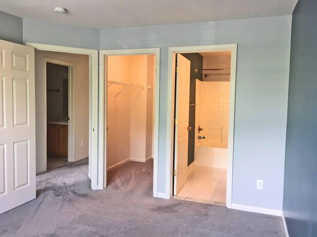 Building Photo - 2797 Barclay Way