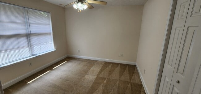 Building Photo - Hemingway Townhomes