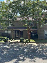 Building Photo - 1837 Gray Ridge Cove