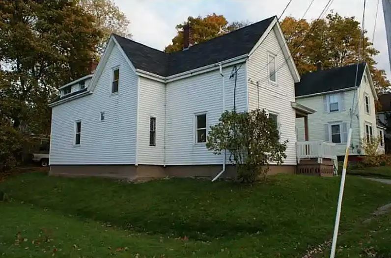 Building Photo - 261 Grove St