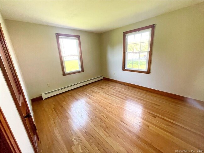 Building Photo - 341 Center Rd