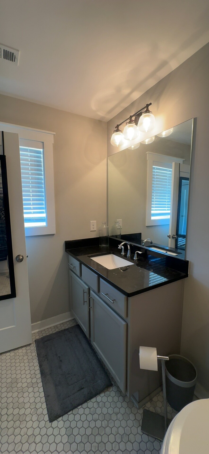 Building Photo - 5524 Bent Grass Way