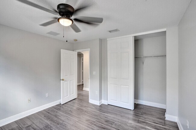 Building Photo - 2804 Shaughnessy Dr