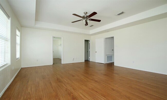 Building Photo - 16755 N Thrasher Dr