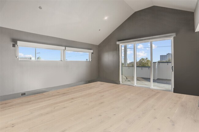 Building Photo - 1116 Peden St