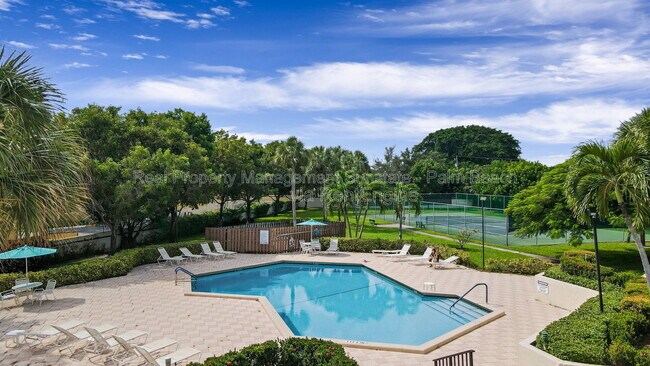 Building Photo - 3143 Kingswood Terrace