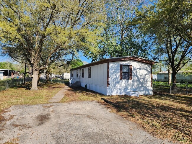 Primary Photo - 17118 Choctaw Dr