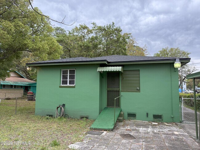 Building Photo - 1071 Reiman St
