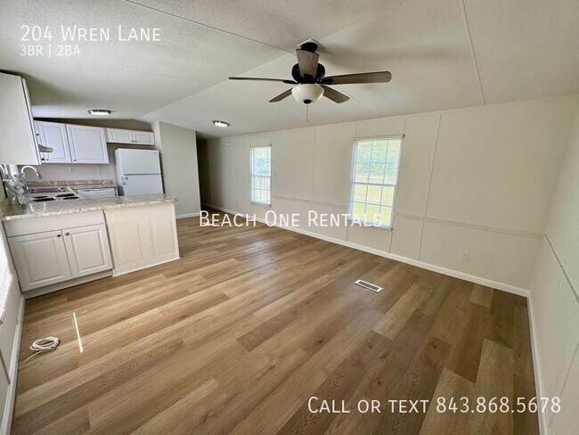 Building Photo - 204 Wren Ln