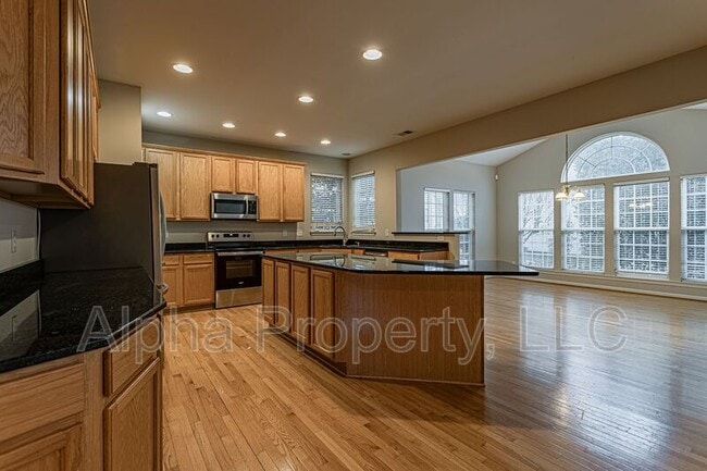 Building Photo - 1205 Carriage Park Cir