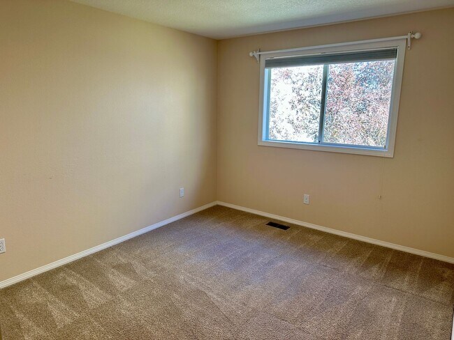 Building Photo - Lovely 4 bedroom in Wilsonville