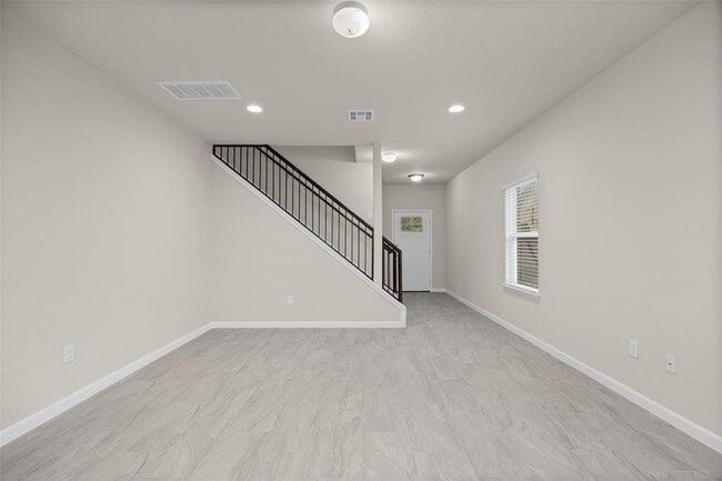 Building Photo - 1121 La Conterra Blvd
