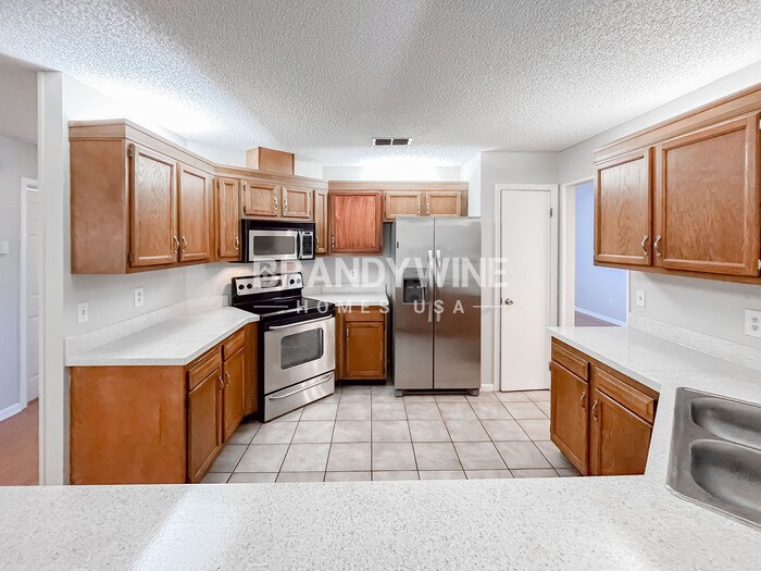 Building Photo - 14280 Falconhead Dr